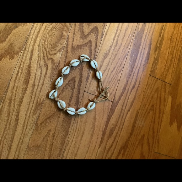 Unisex Pukka Shell Necklace - Picture 2 of 3